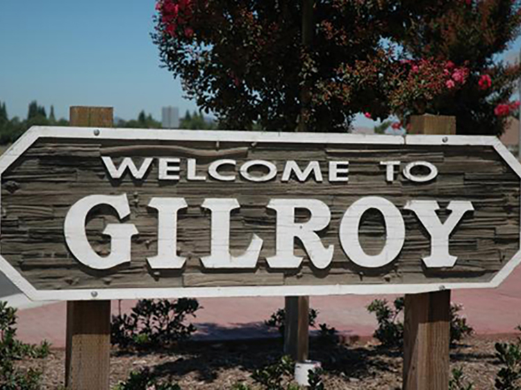 Welcome to Gilroy sign